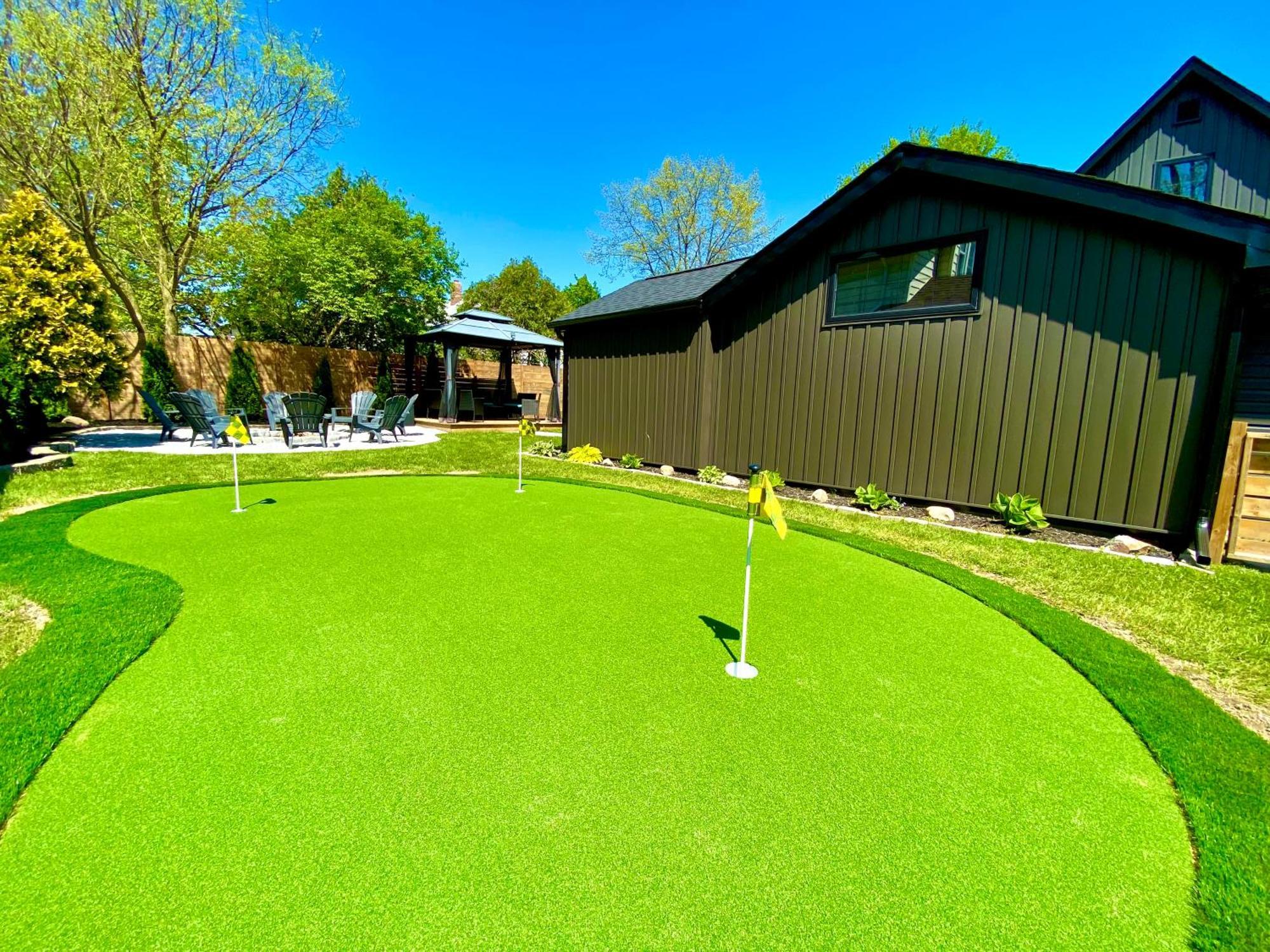 Stylish Downtown Kingsville Getaway With Putting Green, Firepit & Games Eksteriør billede