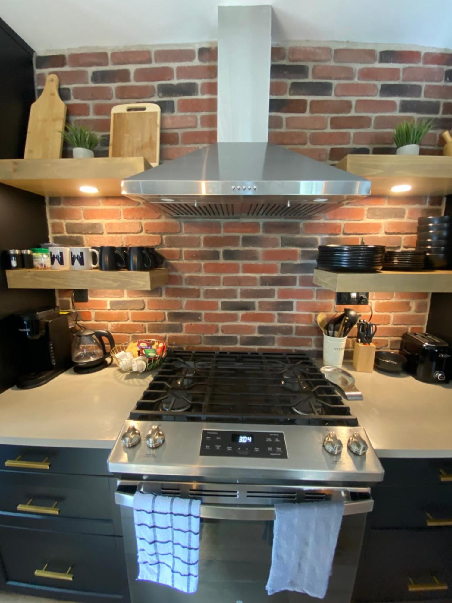 Stylish Downtown Kingsville Getaway With Putting Green, Firepit & Games Eksteriør billede